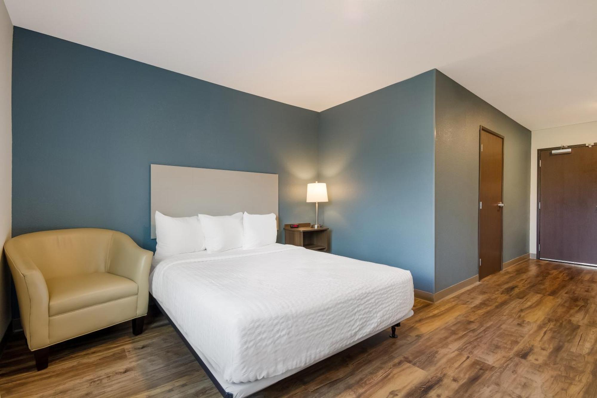 Woodspring Panama Hotel 2*