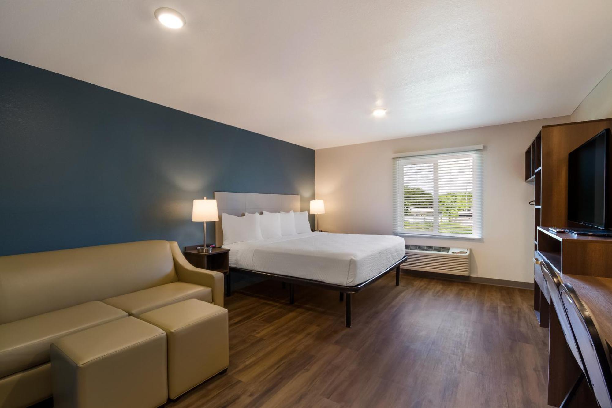 Woodspring Panama Hotel