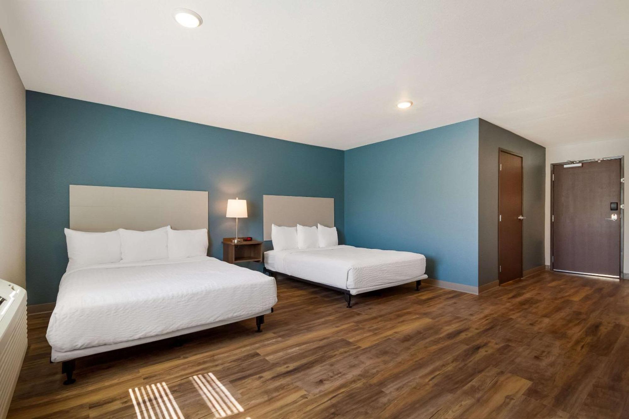 Woodspring Panama 2*